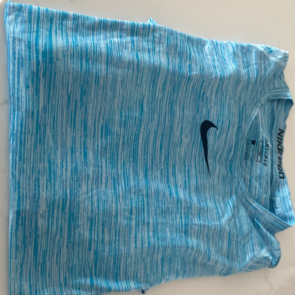 Nike Pro Dri fit fitted men’s large long sleeve shirt